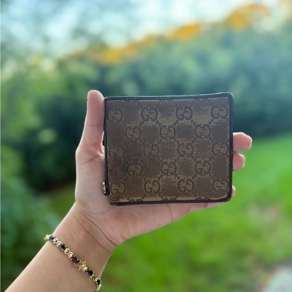 Free Gucci Wallet Now FOLLOW SOCIAL @theBagriculture - Picture 1 of 1